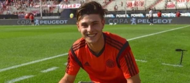 Joaquín Pérez, delantero juvenil de River Plate. Joaquín Pérez, delantero juvenil de River Plate.
