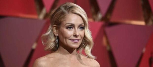 Kelly Ripa an other inducted into New Jersey Hall of Fame - Photo: Blasting News Library - lmtonline.com Kelly Ripa an other inducted into New Jersey Hall of Fame - Photo: Blasting News Library - lmtonline.com