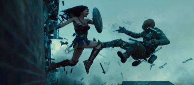 Kick-ass Wonder Woman trailer delves into her origin story - technobuffalo.com Kick-ass Wonder Woman trailer delves into her origin story - technobuffalo.com