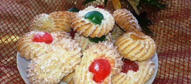 La ricetta dei pasticcini di pasta di mandorle La ricetta dei pasticcini di pasta di mandorle