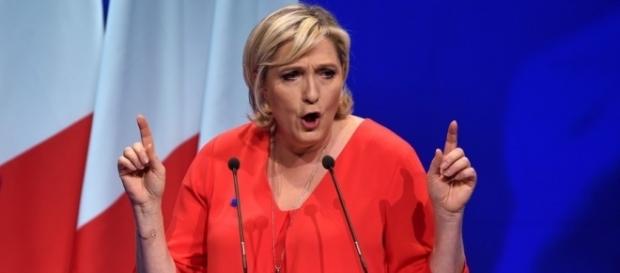 Marine Le Pen veut réformer entièrement le Front national. Marine Le Pen veut réformer entièrement le Front national.