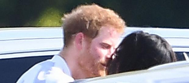 Meghan Markle, Prince Harry show PDA at polo match - Photo: Blasting News Library - go.com Meghan Markle, Prince Harry show PDA at polo match - Photo: Blasting News Library - go.com