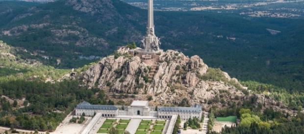 Spagna: i socialisti sfrattano le spoglie di Franco Spagna: i socialisti sfrattano le spoglie di Franco