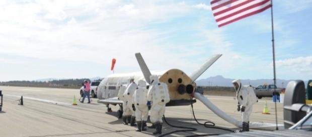 Video: X-37 space plane lands after 674-day mission - UPI.com - upi.com Video: X-37 space plane lands after 674-day mission - UPI.com - upi.com