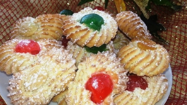 La ricetta dei pasticcini di pasta di mandorle