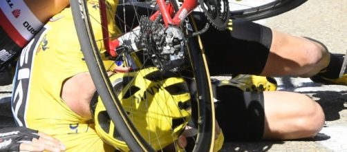 Froome vittima durante un incidente stradale