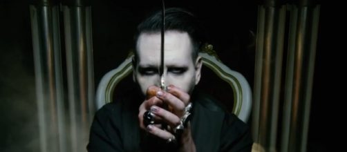 Marilyn Manson in una fotogramma del Teaser Trailer di SAY10