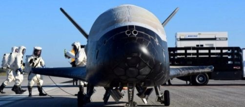 Top-secret military space plane brought in to land after 700 days ... - mirror.co.uk