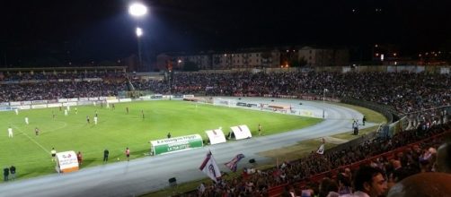 Una foto dello stadio del Cosenza durante la partita