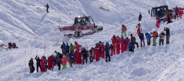 Al menos cuatro esquiadores mueren en una avalancha en los Alpes ... - elpais.com Al menos cuatro esquiadores mueren en una avalancha en los Alpes ... - elpais.com