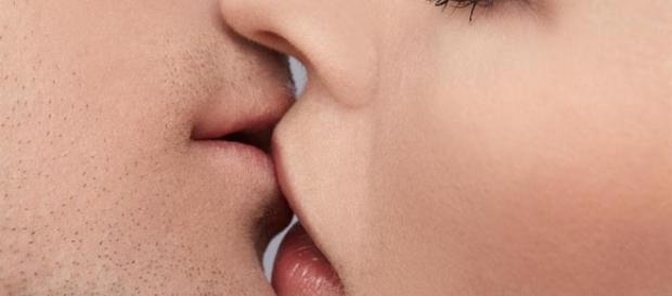 Benefícios do beijo que você não sabia Benefícios do beijo que você não sabia