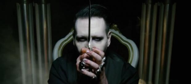 Marilyn Manson in una fotogramma del Teaser Trailer di SAY10 Marilyn Manson in una fotogramma del Teaser Trailer di SAY10