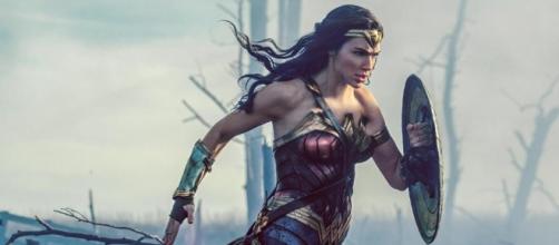 Wonder Woman' is a DC comics superhero movie that holds its weight ... - bostonglobe.com