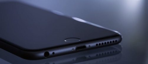 iPhone 8 avrà lo schermo curvo?