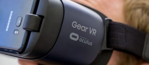 Samsung gives the Gear VR a facelift - The Verge - theverge.com