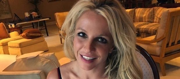 #BritneySpears scrive una lettera per i fan 'LGBTQ'. #BlastingNews #BritneySpears scrive una lettera per i fan 'LGBTQ'. #BlastingNews