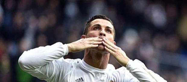 El Real Madrid espera oferta millonaria por Cristiano Ronaldo El Real Madrid espera oferta millonaria por Cristiano Ronaldo