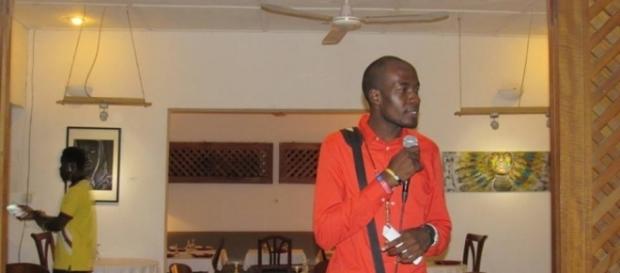 L'artiste plasticien camerounais Steve Stevensito L'artiste plasticien camerounais Steve Stevensito