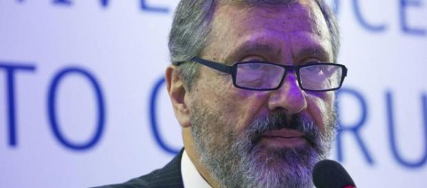 Novo ministro da Justiça, Torquato Jardim, foi contundente em relação ao futuro da Operação Lava Jato Novo ministro da Justiça, Torquato Jardim, foi contundente em relação ao futuro da Operação Lava Jato