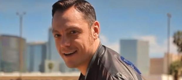 Tiziano Ferro sarà tra i protagonisti dell'estate con "Lento/Veloce" (via Google Immagini, sientamusica.it) Tiziano Ferro sarà tra i protagonisti dell'estate con "Lento/Veloce" (via Google Immagini, sientamusica.it)