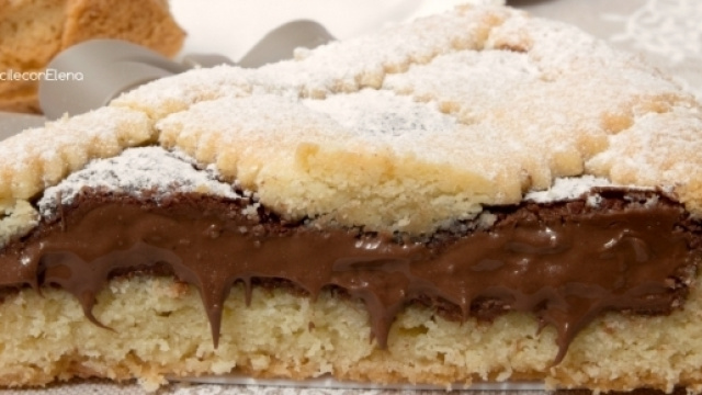 Crostata alla Nutella che rimane morbida - Ricetta e trucchetti - giallozafferano.it