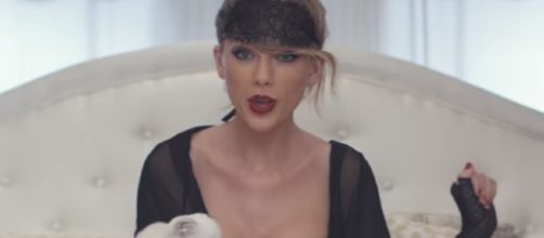 Taylor Swift - Blank Space screencap from TaylorSwiftVEVO via Youtube