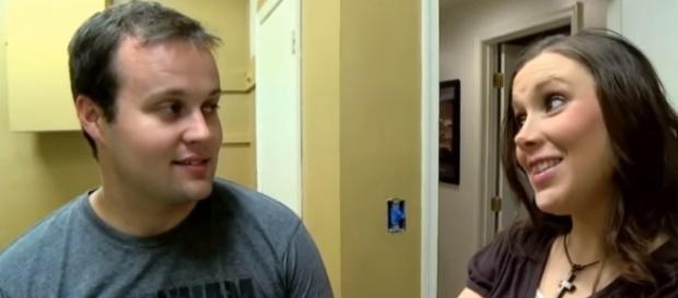 Josh and Anna Duggar are in financial crisis. -Inside Edition/YouTube Josh and Anna Duggar are in financial crisis. -Inside Edition/YouTube