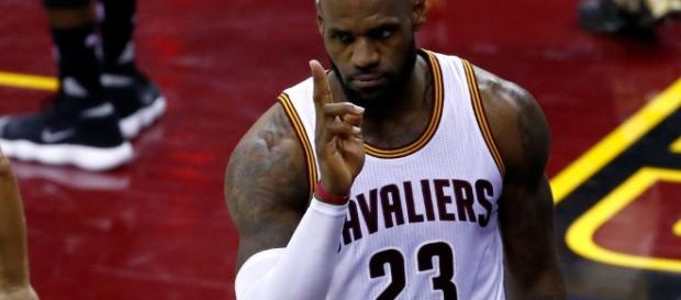 Los Cavs fuerzan el quinto partido (vía Twitter - SportsFanaticos) Los Cavs fuerzan el quinto partido (vía Twitter - SportsFanaticos)