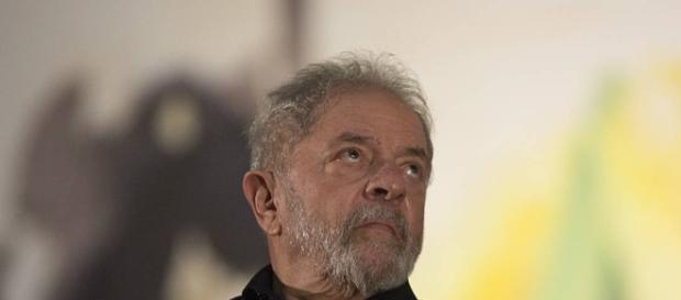 Lula exigiu destruição de provas e é acusado de obstruir a Justiça Lula exigiu destruição de provas e é acusado de obstruir a Justiça