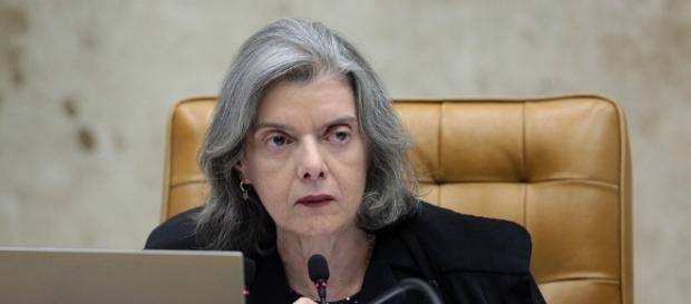 Ministra Cármen Lúcia repudiou ataques a Fachin e quer saber o responsável por isso Ministra Cármen Lúcia repudiou ataques a Fachin e quer saber o responsável por isso