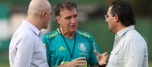 Técnico do Palmeiras com os dirigentes Técnico do Palmeiras com os dirigentes