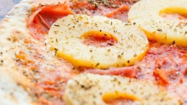 La pizza all'ananas di Panopoulos