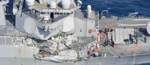 Seven sailors missing after U.S. Navy destroyer collides with screencap Videos USA Youtube