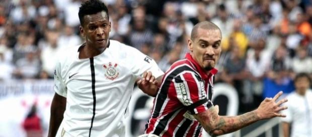 Corinthians defende liderança e Tricolor busca somar primeiros pontos fora de casa Corinthians defende liderança e Tricolor busca somar primeiros pontos fora de casa