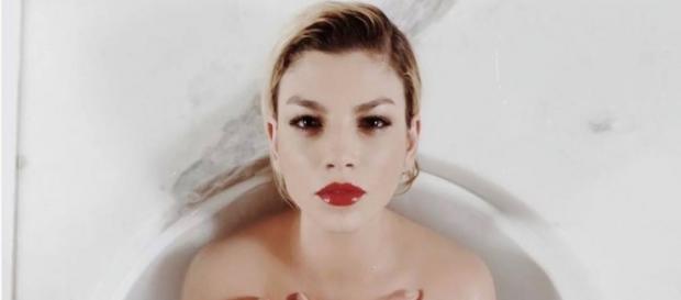 Gossip: Emma Marrone e la svolta sensuale che fa discutere. Gossip: Emma Marrone e la svolta sensuale che fa discutere.