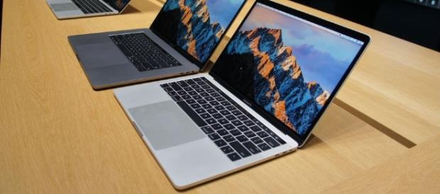 Nobody should buy the new 13-inch MacBook Pro without the Touch Bar - mashable.com Nobody should buy the new 13-inch MacBook Pro without the Touch Bar - mashable.com