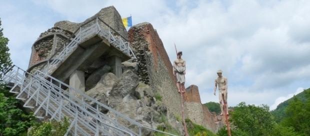Photo Poenari Castle via Flickr by Marie / CC BY-NC 2.0 Photo Poenari Castle via Flickr by Marie / CC BY-NC 2.0