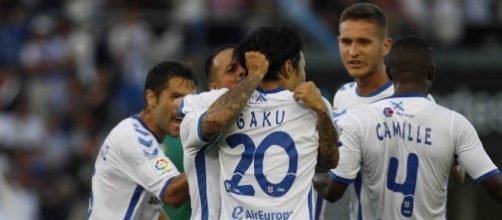 Los jugadores del Tenerife, celebrando el gol que les dió el pase el domingo ante el Cádiz