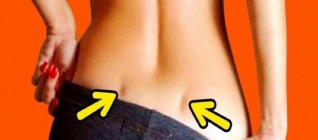 Mulheres com covinhas nas costas Mulheres com covinhas nas costas