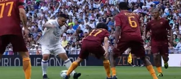 Ronaldo y su habilidad, ayer en el Santiago Bernabéu Ronaldo y su habilidad, ayer en el Santiago Bernabéu