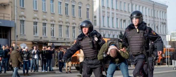 Russie : des centaines de manifestants anticorruption interpellés - rtl.fr Russie : des centaines de manifestants anticorruption interpellés - rtl.fr