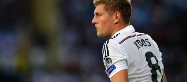 Toni Kroos vend son maillot pour la bonne cause ! Toni Kroos vend son maillot pour la bonne cause !