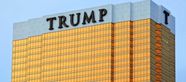Trump building in Las Vegas. / Image by Håkan Dahlström via Flickr:https://flic.kr/p/7ih5R3 | CC BY 2.0 Trump building in Las Vegas. / Image by Håkan Dahlström via Flickr:https://flic.kr/p/7ih5R3 | CC BY 2.0