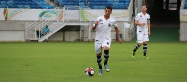 Volante recebeu elogios por últimas atuações (Foto: Andrei Torres/ABC FC) Volante recebeu elogios por últimas atuações (Foto: Andrei Torres/ABC FC)