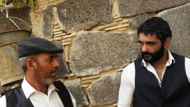 Alfio e Turiddu durante la rappresentazione teatrale.