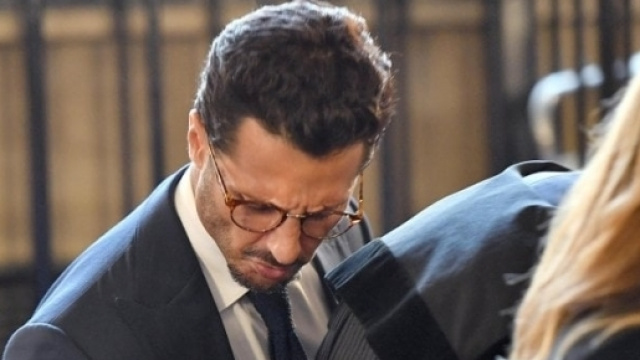 Fabrizio Corona esulta subito dopo la lettura del dispositivo