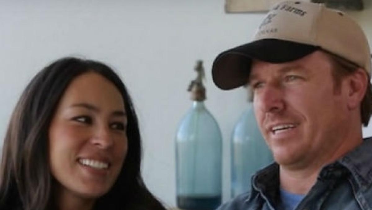 Fixer Upper Faked Surprising Moments Chip And Joanna Gaines Reportedly Stage
