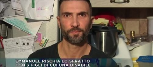 Emmanuel "salvato" in diretta da Berlusconi