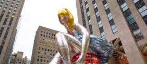Jeff Koons’ “Seated Ballerina,” Rockefeller Center, NY. FAIR USE times.com Creative Commons