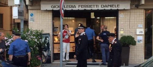 La gioielleria di Pisa rapinata oggi, 13 giugno